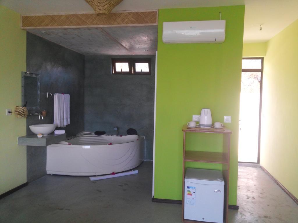 Le Pandanus Hotel Quatre Vents Екстериор снимка