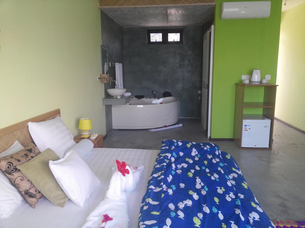 Le Pandanus Hotel Quatre Vents Екстериор снимка