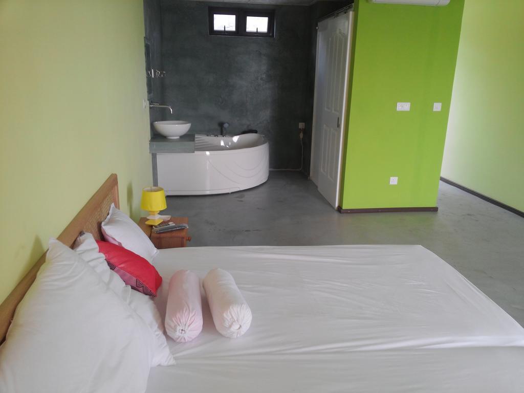 Le Pandanus Hotel Quatre Vents Екстериор снимка